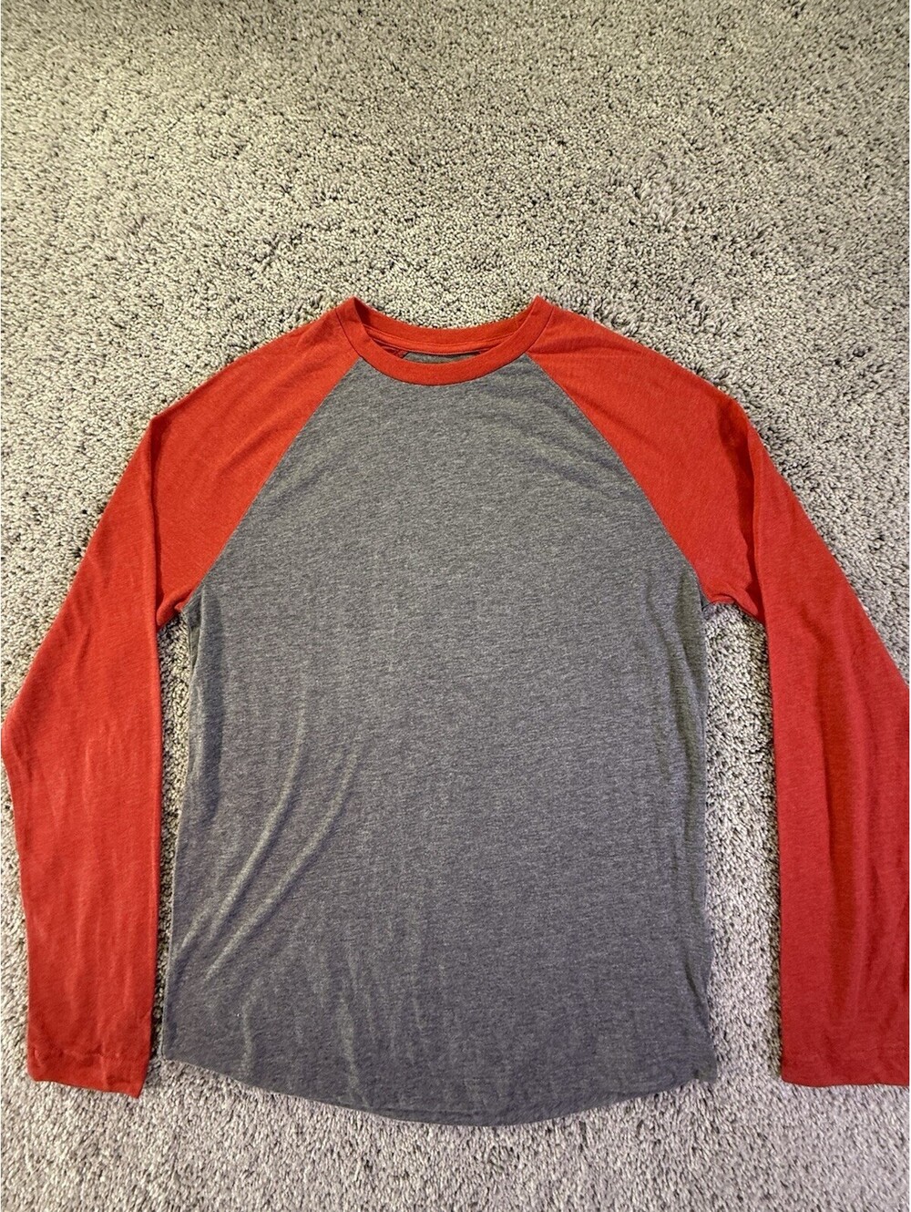 NWOT Fanatics Men’s Baseball T Shirt Size Medium Gray With Red Sleeves